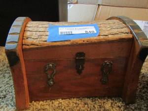 lot 840 image: wooden mini truck with tree bark top