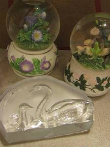 lot 880 image: musical snow globes qty 2- covered glass with swan dcor