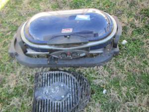lot 919 image: Road trip propane grill with collapsible base