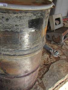 lot 980 image: empty 50 gallon barrel