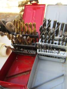 lot 982 image: grey and red case of drill bits- 20 pcs hex key set