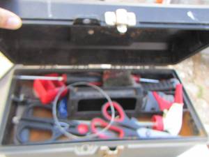 lot 989 image: small tool box with misc. pieces