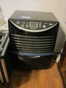 lot 1002 image: LG humidify controller
