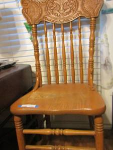 lot 1007 image: Solid wood kitchen chairs qty 6