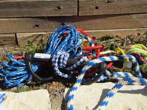 lot 1020 image: ski ropes with handles