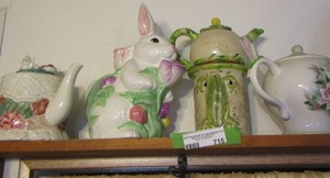 lot 715 image: 3 various tea pots- 1 bunny- 1 leaf design- 1 floral design