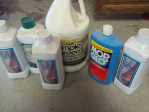lot 897 image: glass cleaners - mop and glow- plus more