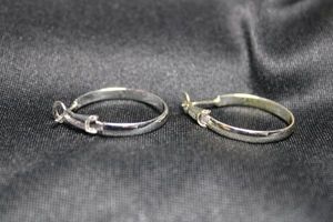 lot 39 image: Sterling Silver poststud hoop earrings. 1W. Marked 925 BB TH. 3.8 gr approx
