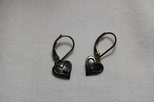 lot 68 image: Sterling Silver vintage lever back dangle earrings in heart form. Marked 925 in 4 places. Probably Mexico 1960-80s.