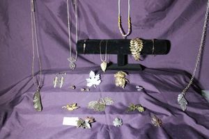 lot 321 image: Leaf and Autumn themed jewelry. Includes Pins, earrings, earrings, bracelets and more.