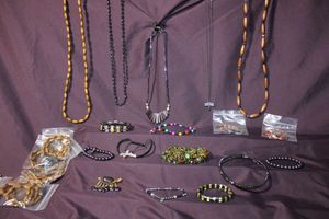 lot 294 image: (20) Hematite jewelry selection