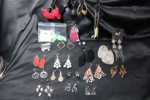 lot 304 image: (20) Pairs of French ear wire fashion earrings, matched sets