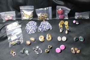 lot 311 image: (20) Pairs of clip earrings. Assorted styles. (2) from Germany