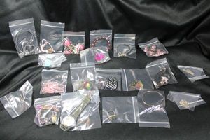 lot 348 image: (25) Hearts, Love, and Valentine style jewelry selection. Varying styles, ages, materials