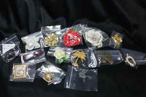 lot 354 image: (12) Pendants. Assorted styles, ages, materials and conditions.