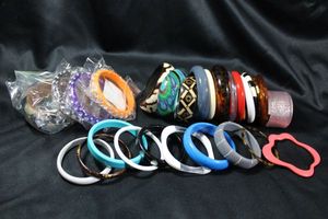 lot 253 image: (29) Acrylic or plastic bangles