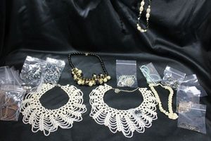 lot 265 image: (15) Pearl Selection. Includes grey faux pearls and more.
