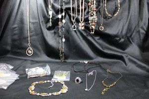 lot 266 image: (15) Signed Lia Sophia jewelry pieces. All marked with Lia Sophia hang tag.