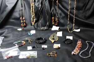 lot 338 image: (12) Rock and gemstone jewelry and specimens.