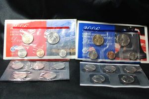 lot 373 image: Coins Uncirculated Mint Sets - 2006 Denver and Philadelphia Sets