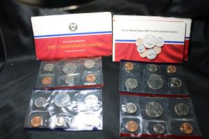 lot 379 image: Coins Uncirculated Mint Set - (2) 1987 Proof sets