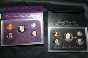 lot 404 image: Coins Proof Sets - (2) 1992 and (1) Silver 1992