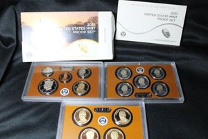 lot 424 image: Coins Proof Sets - (1) 2015 Presidential $1 Coin set, Proof set, and Quarter Set