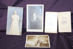 lot 181 image: Vintage and Antique Photos