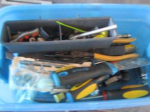 lot 36 image: Plyers- scrappers- screw drivers- wire cutters