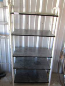 lot 49 image: 5 tier shelf- 592915