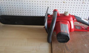 lot 18 image: Homelite 18 chain saw