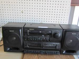 lot 61 image: Sony double cassette player with built in speakers