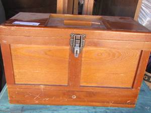 lot 80 image: Wooden sewing box with removable top empty 10167