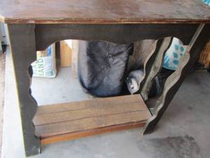 lot 16 image: hall table good condition