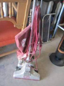 lot 101 image: Royal vacuum , older model unknown working condition