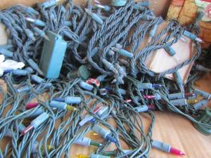 lot 102 image: Christmas lights
