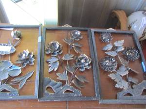 lot 121 image: 149 set of 3 metal flower wall art