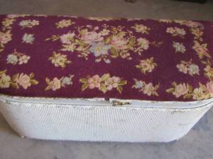lot 127 image: Floral padded white wicker chest trunk 163513