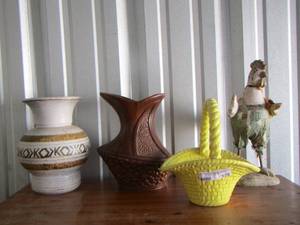 lot 129 image: Yellow clay handled basket, brown ceramic vase,
