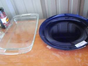 lot 130 image: Pyrex 913 baking dish- 14 12 oval blue glass platter