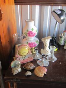 lot 143 image: small desk lamp- vases- sea shells- plus more