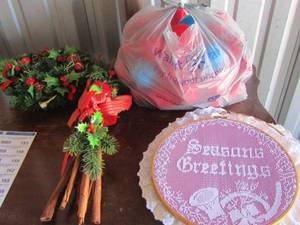 lot 151 image: tub of christmas dcor