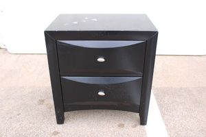 lot 27 image: 2-Drawer Bedside Table Night Stand