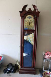 lot 96 image: Grandfather clock as shown (needs a key to open)