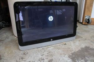 lot 106 image: HP All-in-One Computer model 19-3210, powers on as shown