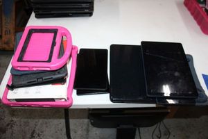 lot 112 image: Tablets and cases, see photos