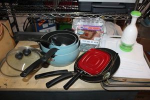 lot 146 image: Cooking pans and skillets, cutting boards and cookie sheets