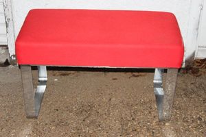 lot 9 image: Beautiful red Accent Bench