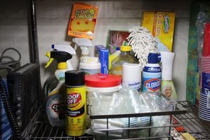 lot 48 image: cleaning supplies