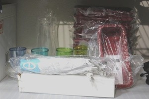 lot 138 image: Silicon Loaf Baking Pans, Drink set, and Wand Mixer